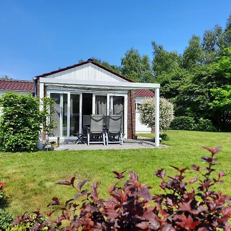 Seestern - Ferienhaus Am Quendorfer See Шютторф Экстерьер фото