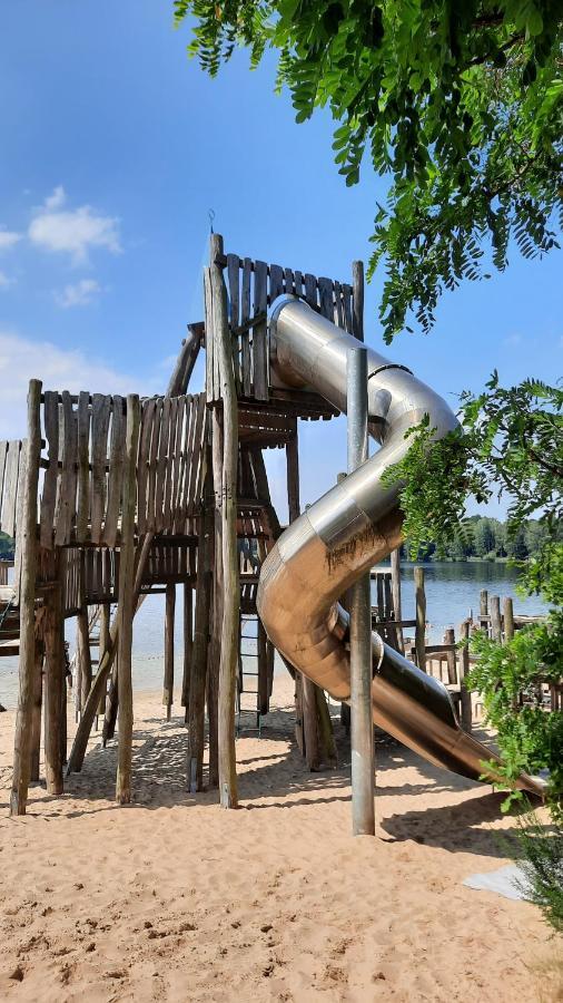Seestern - Ferienhaus Am Quendorfer See Шютторф Экстерьер фото